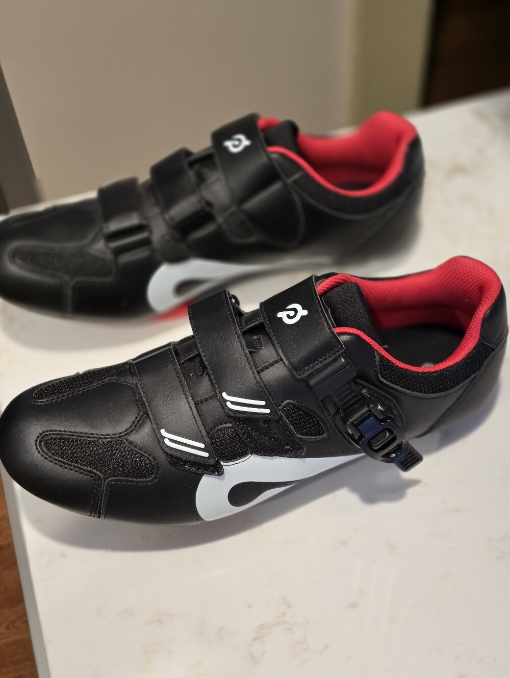 PELOTON - Men's Black Cycling Shoes with Red Interior Size 45 (11.5 WORN TWICE)